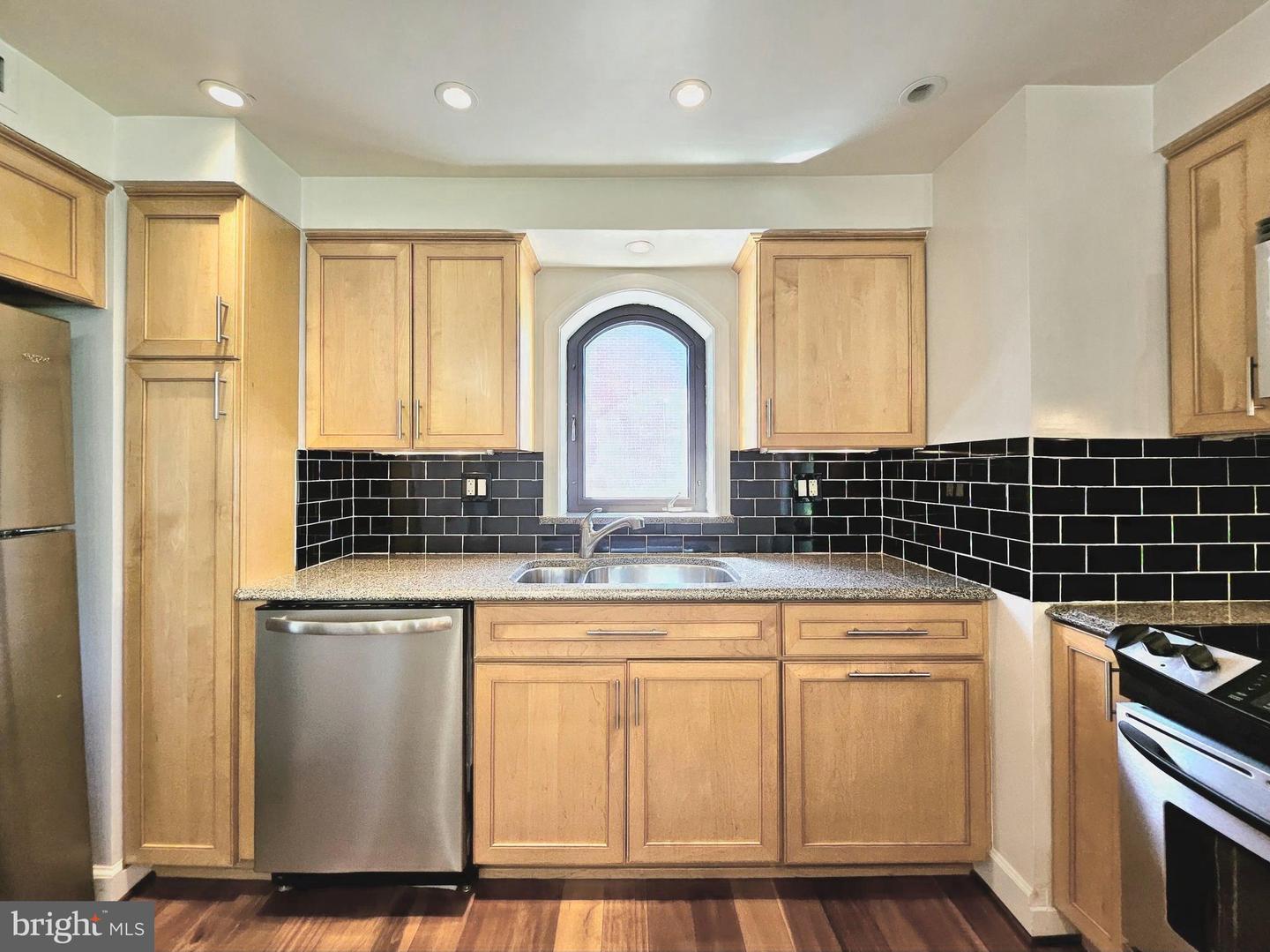 1080 WISCONSIN AVE NW #203, WASHINGTON, District Of Columbia 20007, 1 Bedroom Bedrooms, ,1 BathroomBathrooms,Residential,For sale,1080 WISCONSIN AVE NW #203,DCDC2206200 MLS # DCDC2206200