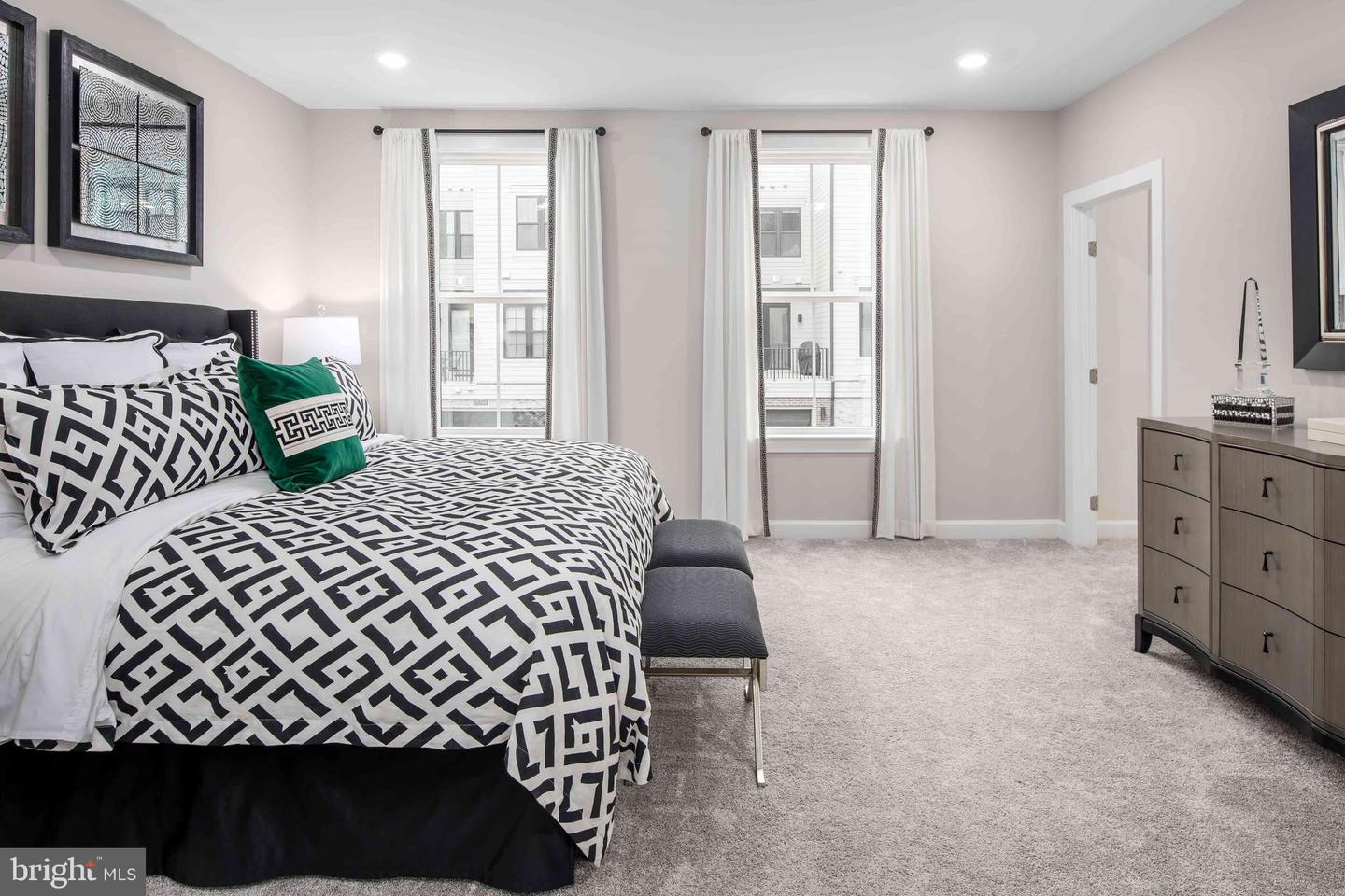 43775 METRO TERRACE #1009A, ASHBURN, Virginia 20147, 3 Bedrooms Bedrooms, ,2 BathroomsBathrooms,Residential,For sale,43775 METRO TERRACE #1009A,VALO2099816 MLS # VALO2099816