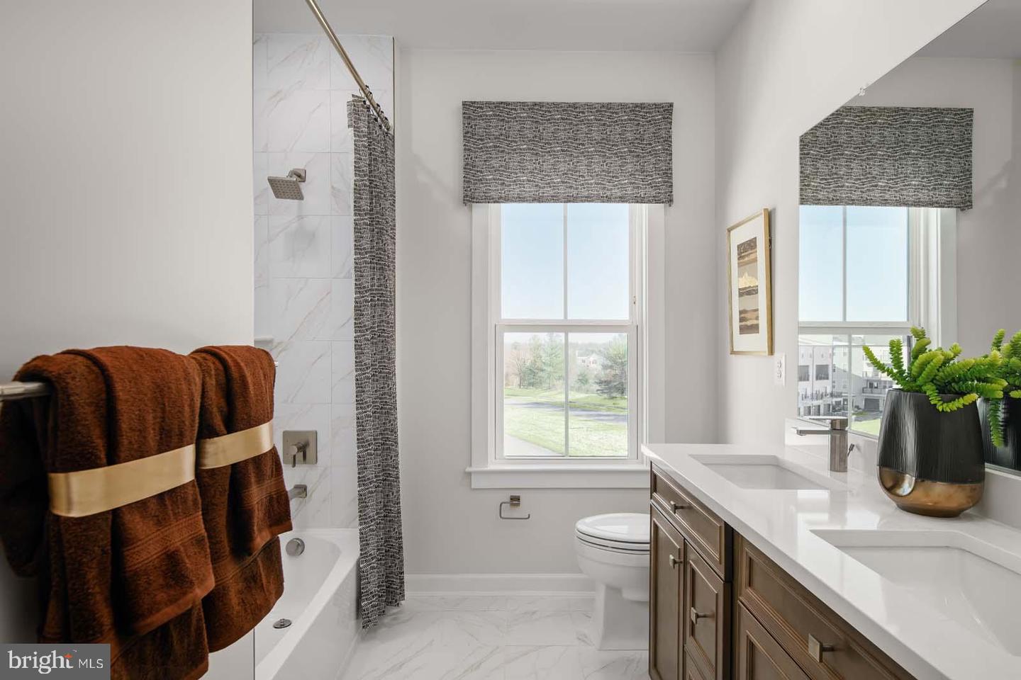43791 METRO TER #B, ASHBURN, Virginia 20147, 3 Bedrooms Bedrooms, ,2 BathroomsBathrooms,Residential,For sale,43791 METRO TER #B,VALO2099818 MLS # VALO2099818