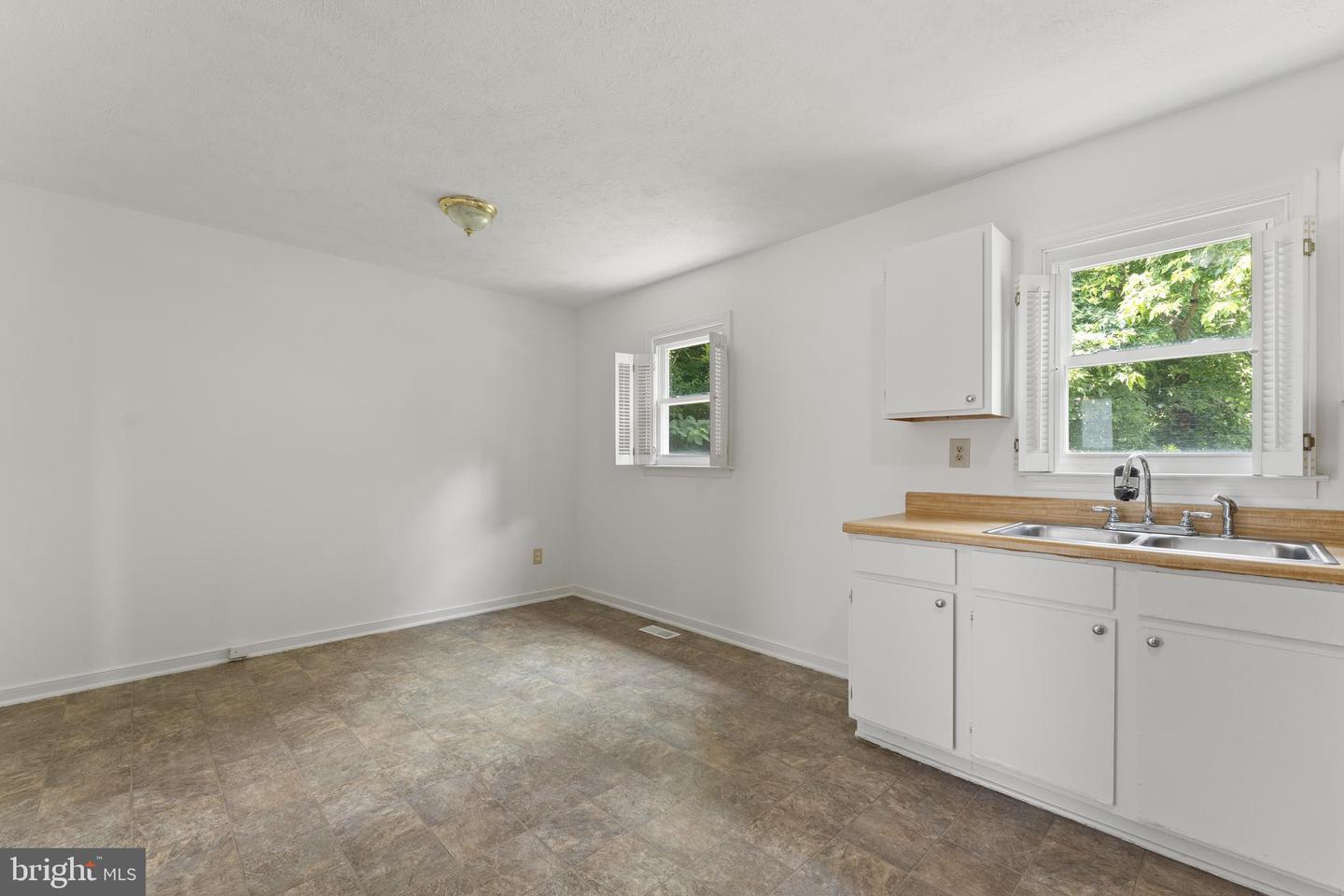 4602 H WHITING CIR, RICHMOND, Virginia 23226, 3 Bedrooms Bedrooms, ,2 BathroomsBathrooms,Residential,For sale,4602 H WHITING CIR,VARC2000706 MLS # VARC2000706