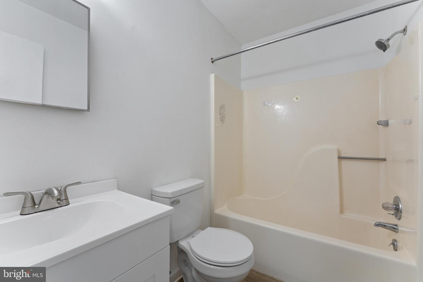 4602 H WHITING CIR, RICHMOND, Virginia 23226, 3 Bedrooms Bedrooms, ,2 BathroomsBathrooms,Residential,For sale,4602 H WHITING CIR,VARC2000706 MLS # VARC2000706