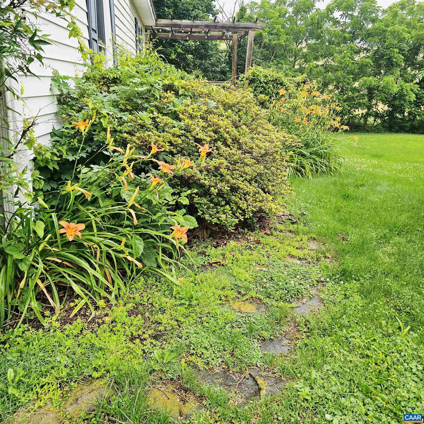 9751 SINGERS GLEN RD, SINGERS GLEN, Virginia 22850, 3 Bedrooms Bedrooms, ,1 BathroomBathrooms,Residential,For sale,9751 SINGERS GLEN RD,660126 MLS # 660126