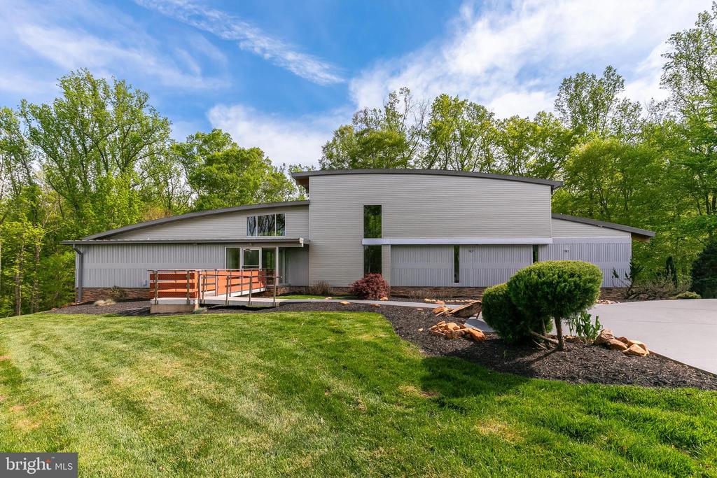 5553 BEVERLEYS MILL RD, BROAD RUN, Virginia, 4 Bedrooms Bedrooms, ,3 BathroomsBathrooms,Residential,5553 BEVERLEYS MILL RD,VAFQ2016334 MLS # VAFQ2016334