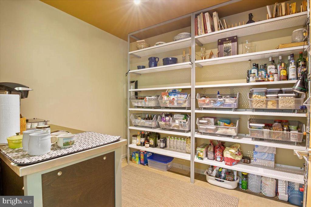 5553 BEVERLEYS MILL RD, BROAD RUN, Virginia, 4 Bedrooms Bedrooms, ,3 BathroomsBathrooms,Residential,5553 BEVERLEYS MILL RD,VAFQ2016334 MLS # VAFQ2016334