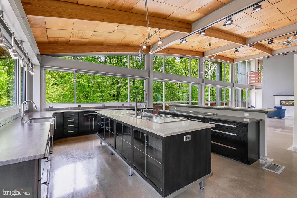 5553 BEVERLEYS MILL RD, BROAD RUN, Virginia, 4 Bedrooms Bedrooms, ,3 BathroomsBathrooms,Residential,5553 BEVERLEYS MILL RD,VAFQ2016334 MLS # VAFQ2016334