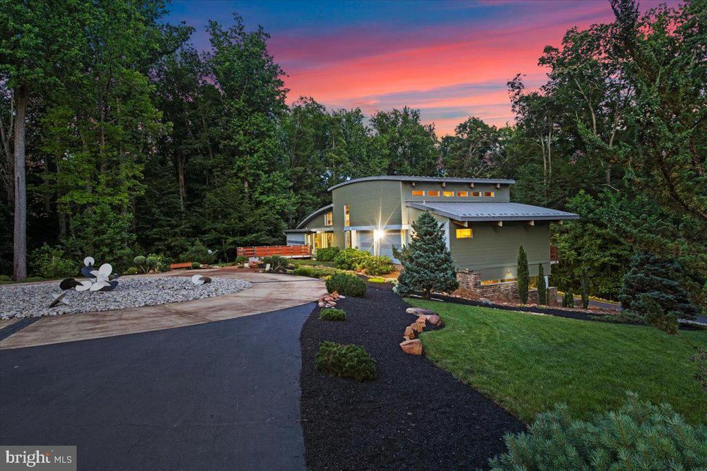 5553 BEVERLEYS MILL RD, BROAD RUN, Virginia, 4 Bedrooms Bedrooms, ,3 BathroomsBathrooms,Residential,5553 BEVERLEYS MILL RD,VAFQ2016334 MLS # VAFQ2016334