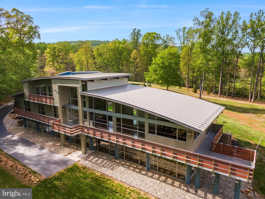 5553 BEVERLEYS MILL RD, BROAD RUN, Virginia, 4 Bedrooms Bedrooms, ,3 BathroomsBathrooms,Residential,5553 BEVERLEYS MILL RD,VAFQ2016334 MLS # VAFQ2016334