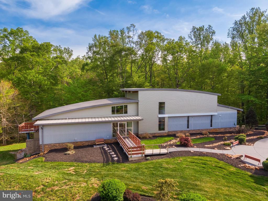 5553 BEVERLEYS MILL RD, BROAD RUN, Virginia, 4 Bedrooms Bedrooms, ,3 BathroomsBathrooms,Residential,5553 BEVERLEYS MILL RD,VAFQ2016334 MLS # VAFQ2016334