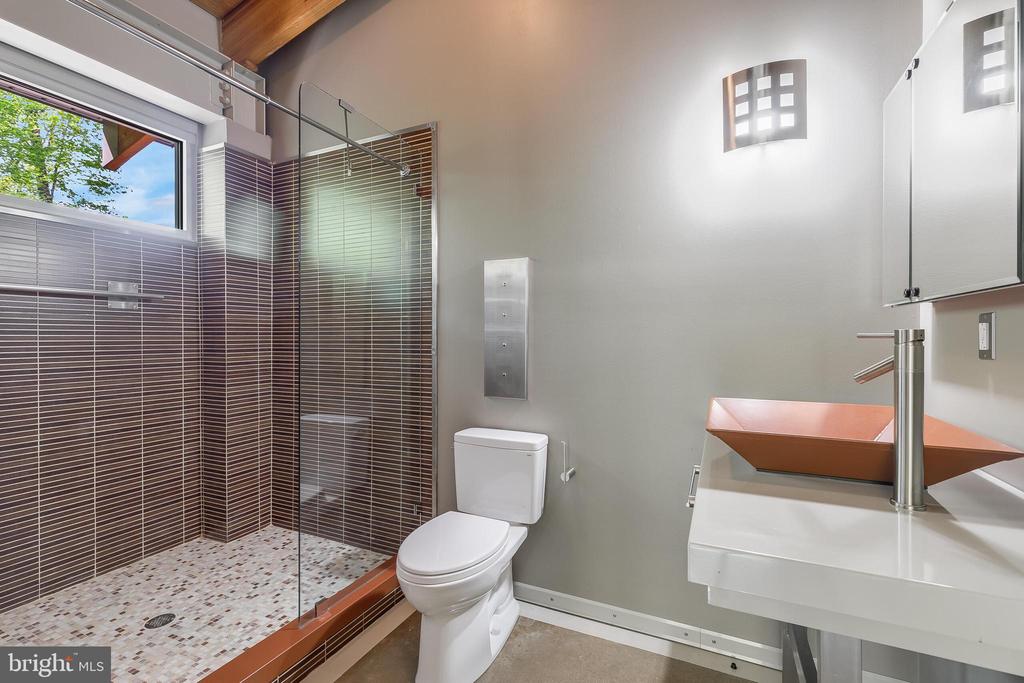 5553 BEVERLEYS MILL RD, BROAD RUN, Virginia, 4 Bedrooms Bedrooms, ,3 BathroomsBathrooms,Residential,5553 BEVERLEYS MILL RD,VAFQ2016334 MLS # VAFQ2016334