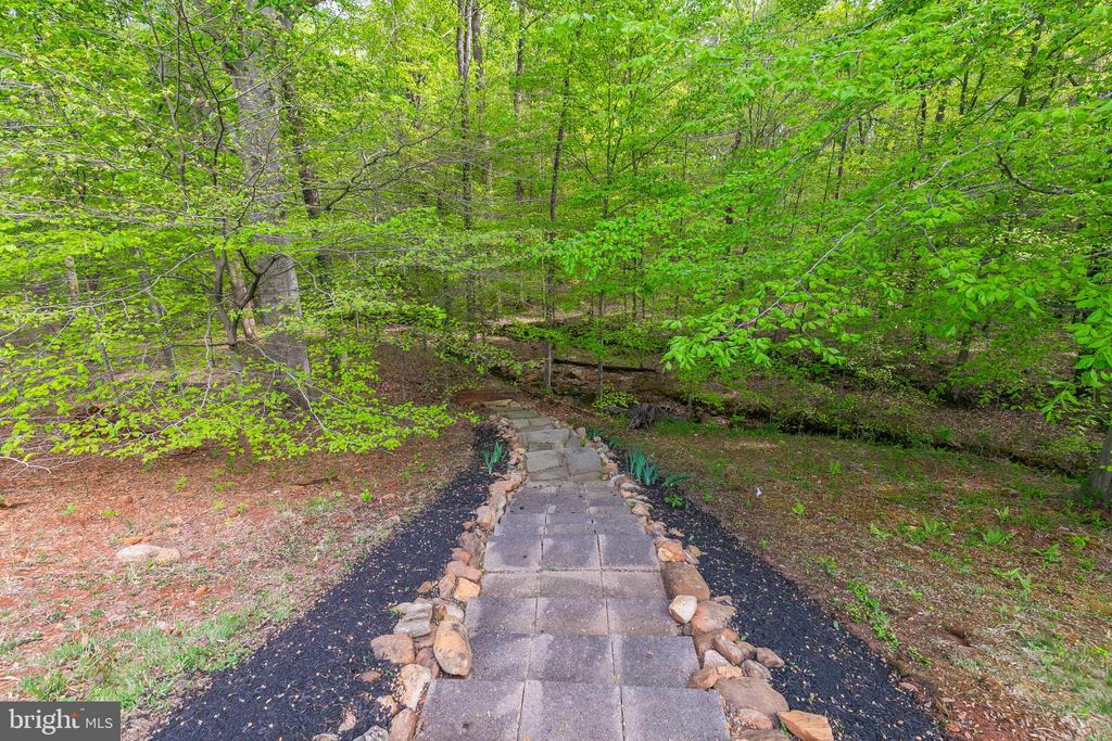 5553 BEVERLEYS MILL RD, BROAD RUN, Virginia, 4 Bedrooms Bedrooms, ,3 BathroomsBathrooms,Residential,5553 BEVERLEYS MILL RD,VAFQ2016334 MLS # VAFQ2016334