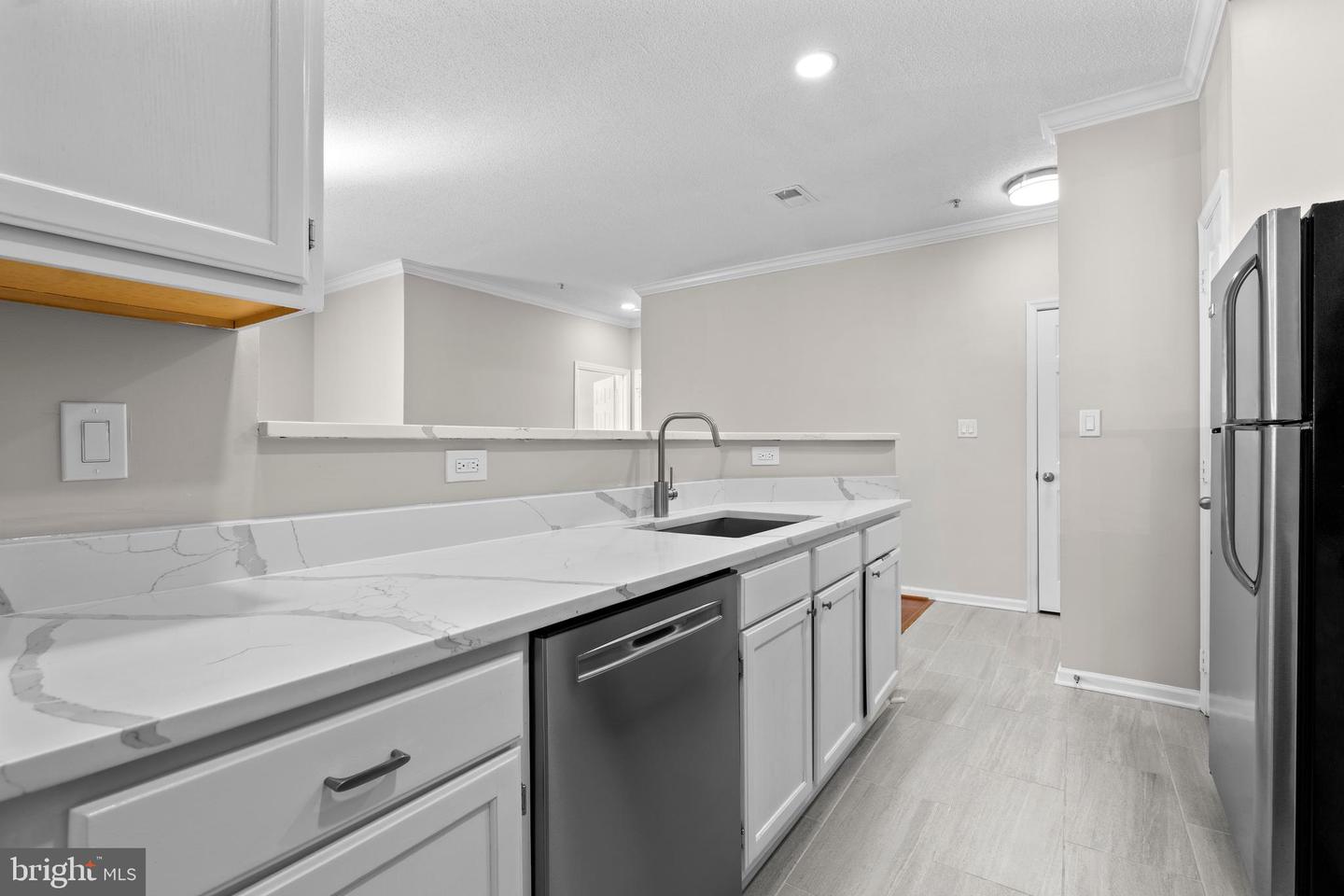 1701 LAKE SHORE CREST DR #11, RESTON, Virginia 20190, 2 Bedrooms Bedrooms, ,2 BathroomsBathrooms,Residential,For sale,1701 LAKE SHORE CREST DR #11,VAFX2226046 MLS # VAFX2226046