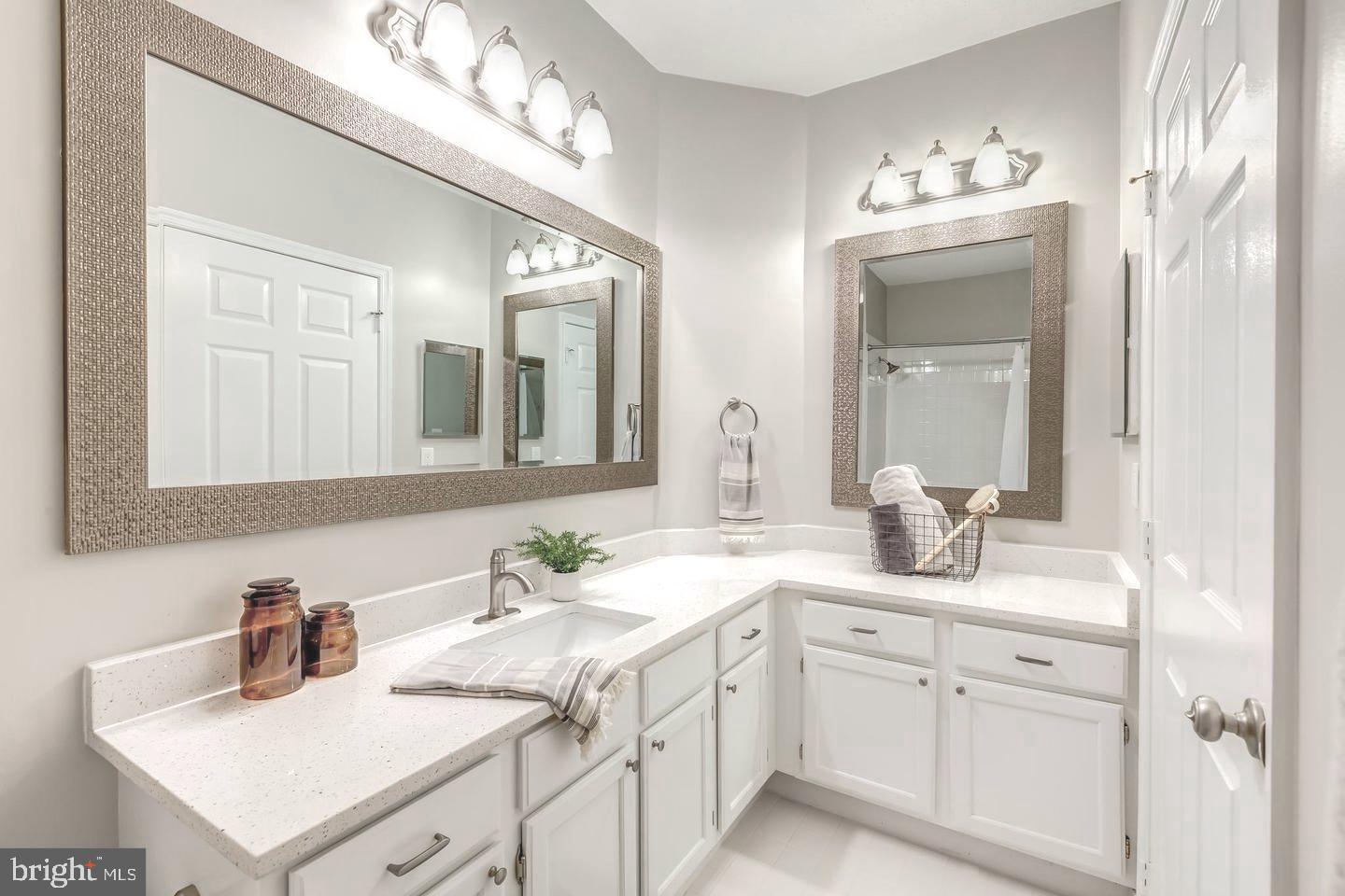 1701 LAKE SHORE CREST DR #11, RESTON, Virginia 20190, 2 Bedrooms Bedrooms, ,2 BathroomsBathrooms,Residential,For sale,1701 LAKE SHORE CREST DR #11,VAFX2226046 MLS # VAFX2226046