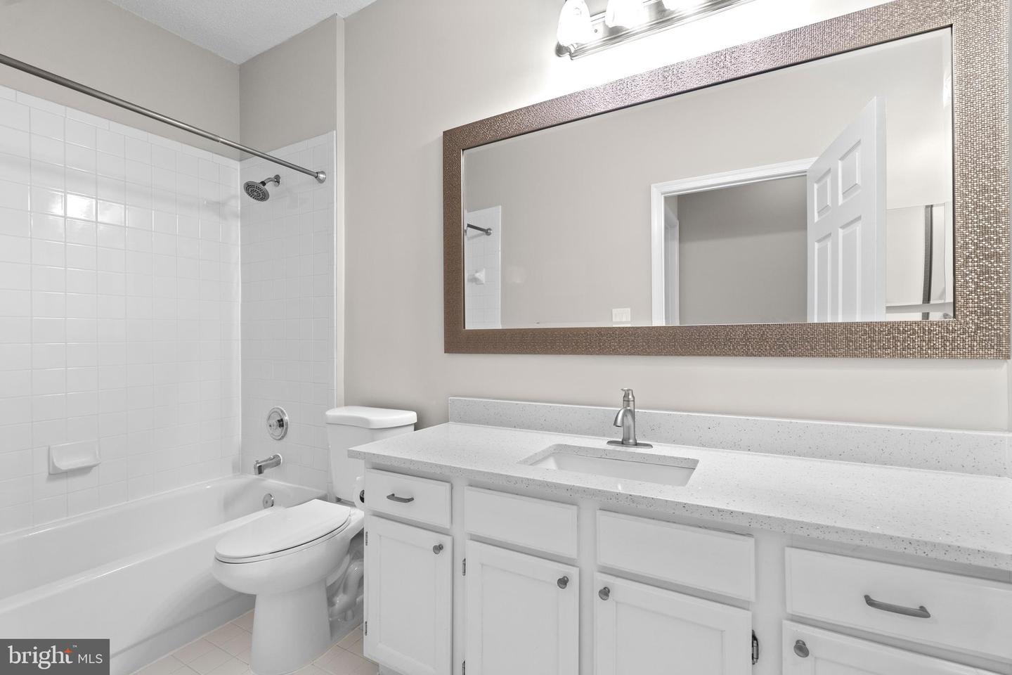 1701 LAKE SHORE CREST DR #11, RESTON, Virginia 20190, 2 Bedrooms Bedrooms, ,2 BathroomsBathrooms,Residential,For sale,1701 LAKE SHORE CREST DR #11,VAFX2226046 MLS # VAFX2226046