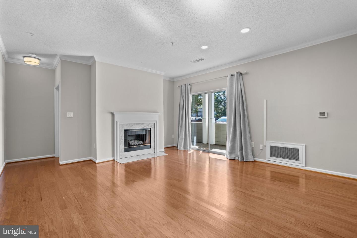 1701 LAKE SHORE CREST DR #11, RESTON, Virginia 20190, 2 Bedrooms Bedrooms, ,2 BathroomsBathrooms,Residential,For sale,1701 LAKE SHORE CREST DR #11,VAFX2226046 MLS # VAFX2226046