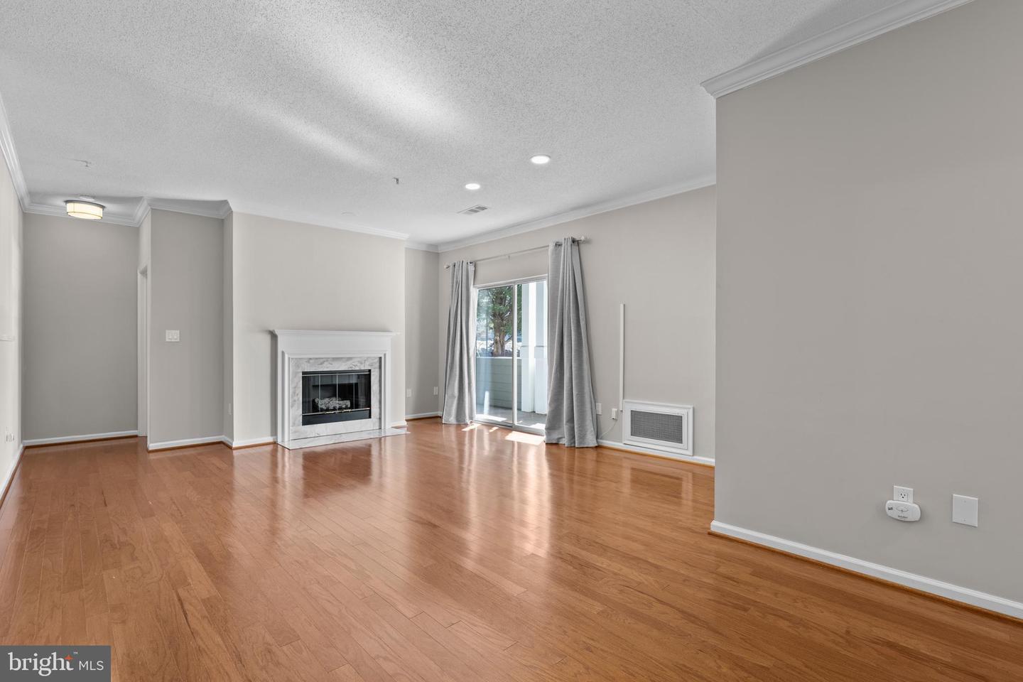 1701 LAKE SHORE CREST DR #11, RESTON, Virginia 20190, 2 Bedrooms Bedrooms, ,2 BathroomsBathrooms,Residential,For sale,1701 LAKE SHORE CREST DR #11,VAFX2226046 MLS # VAFX2226046