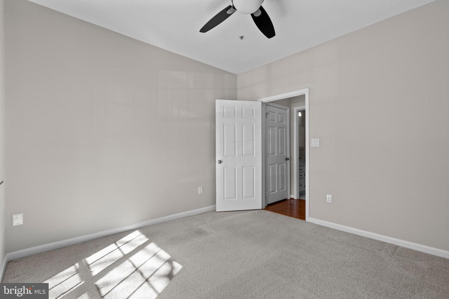 1701 LAKE SHORE CREST DR #11, RESTON, Virginia 20190, 2 Bedrooms Bedrooms, ,2 BathroomsBathrooms,Residential,For sale,1701 LAKE SHORE CREST DR #11,VAFX2226046 MLS # VAFX2226046