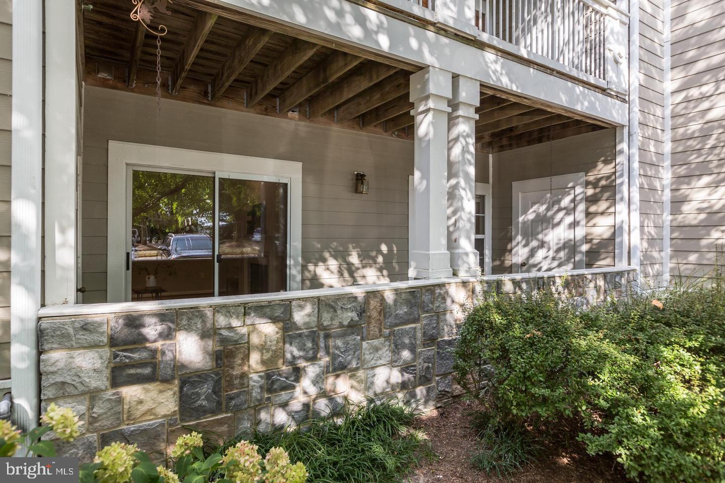 1701 LAKE SHORE CREST DR #11, RESTON, Virginia 20190, 2 Bedrooms Bedrooms, ,2 BathroomsBathrooms,Residential,For sale,1701 LAKE SHORE CREST DR #11,VAFX2226046 MLS # VAFX2226046
