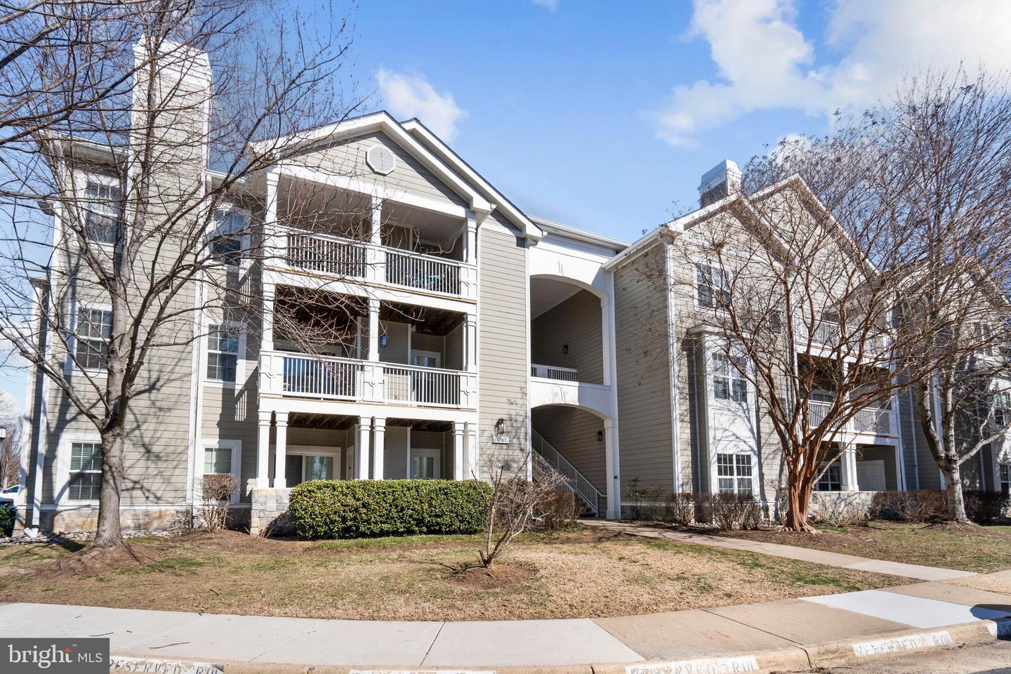 1701 LAKE SHORE CREST DR #11, RESTON, Virginia 20190, 2 Bedrooms Bedrooms, ,2 BathroomsBathrooms,Residential,For sale,1701 LAKE SHORE CREST DR #11,VAFX2226046 MLS # VAFX2226046