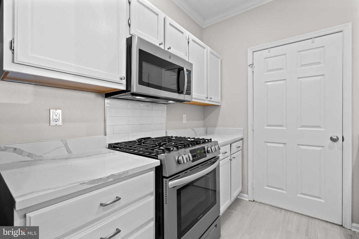 1701 LAKE SHORE CREST DR #11, RESTON, Virginia 20190, 2 Bedrooms Bedrooms, ,2 BathroomsBathrooms,Residential,For sale,1701 LAKE SHORE CREST DR #11,VAFX2226046 MLS # VAFX2226046