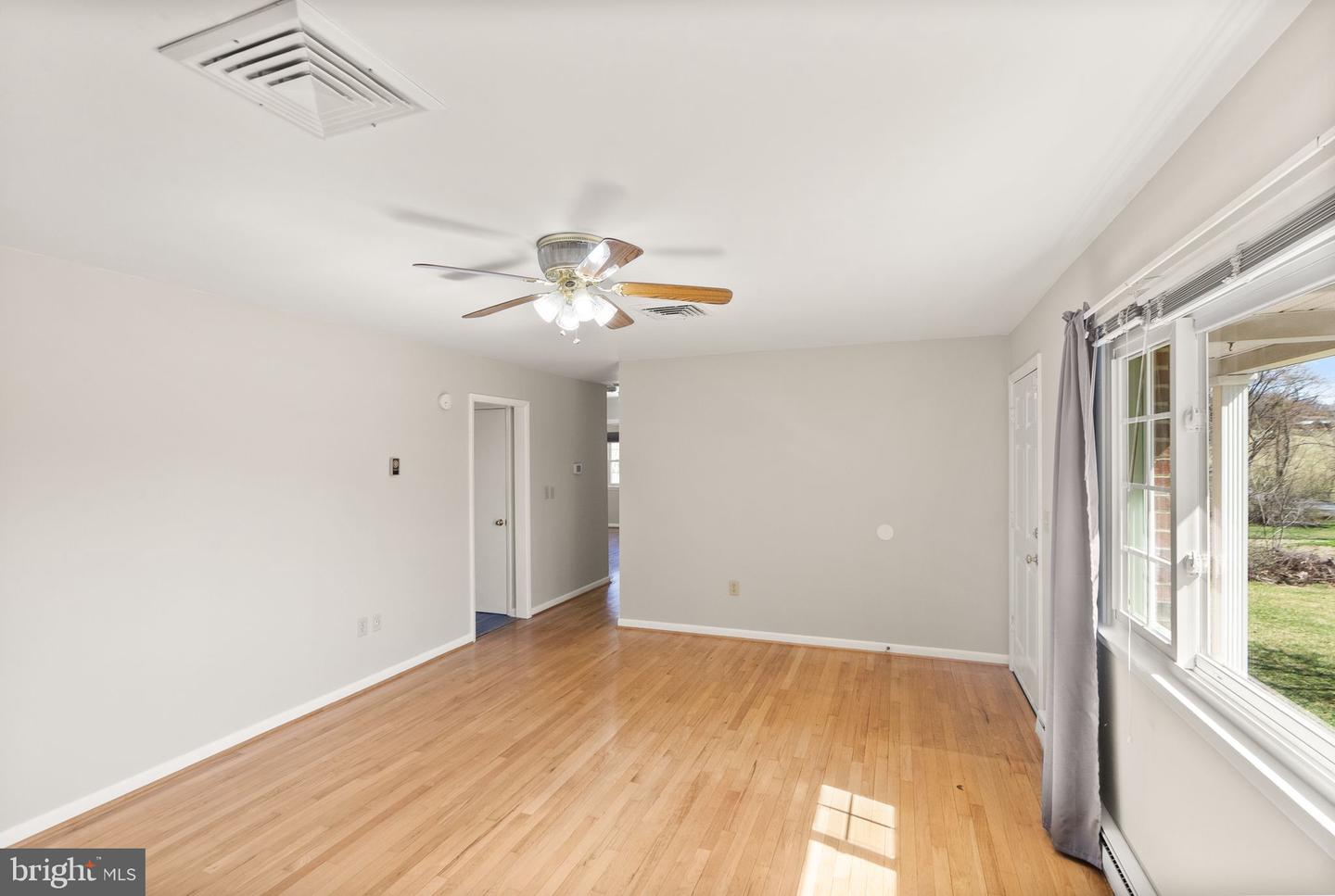 38956 RICKARD RD, LOVETTSVILLE, Virginia 20180, 3 Bedrooms Bedrooms, ,3 BathroomsBathrooms,Residential,For sale,38956 RICKARD RD,VALO2090594 MLS # VALO2090594
