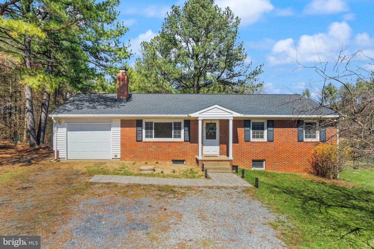 38956 RICKARD RD, LOVETTSVILLE, Virginia 20180, 3 Bedrooms Bedrooms, ,3 BathroomsBathrooms,Residential,For sale,38956 RICKARD RD,VALO2090594 MLS # VALO2090594