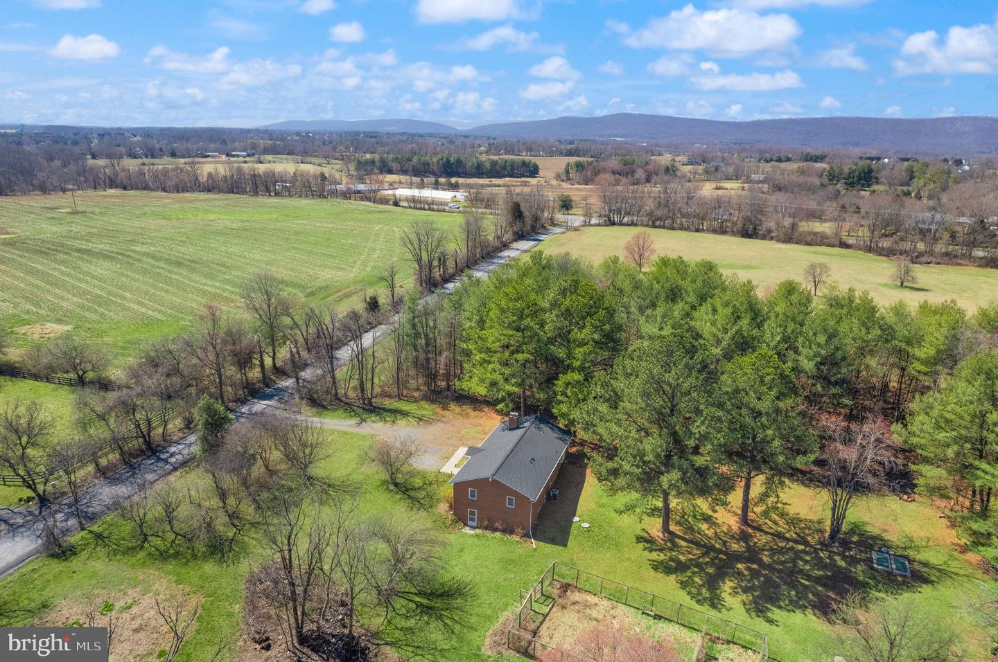38956 RICKARD RD, LOVETTSVILLE, Virginia 20180, 3 Bedrooms Bedrooms, ,3 BathroomsBathrooms,Residential,For sale,38956 RICKARD RD,VALO2090594 MLS # VALO2090594