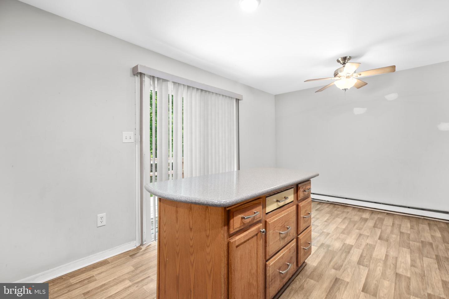 221 HAMPTON DR, SPOTSYLVANIA, Virginia 22551, 3 Bedrooms Bedrooms, ,3 BathroomsBathrooms,Residential,For sale,221 HAMPTON DR,VASP2031332 MLS # VASP2031332