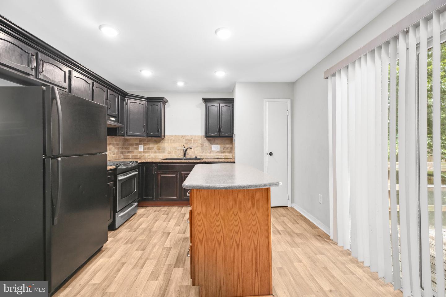 221 HAMPTON DR, SPOTSYLVANIA, Virginia 22551, 3 Bedrooms Bedrooms, ,3 BathroomsBathrooms,Residential,For sale,221 HAMPTON DR,VASP2031332 MLS # VASP2031332