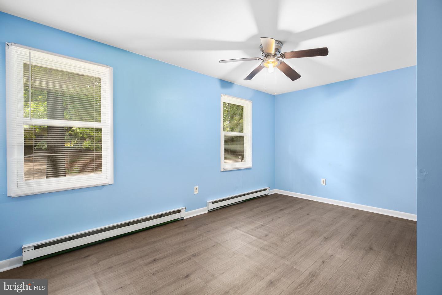 221 HAMPTON DR, SPOTSYLVANIA, Virginia 22551, 3 Bedrooms Bedrooms, ,3 BathroomsBathrooms,Residential,For sale,221 HAMPTON DR,VASP2031332 MLS # VASP2031332