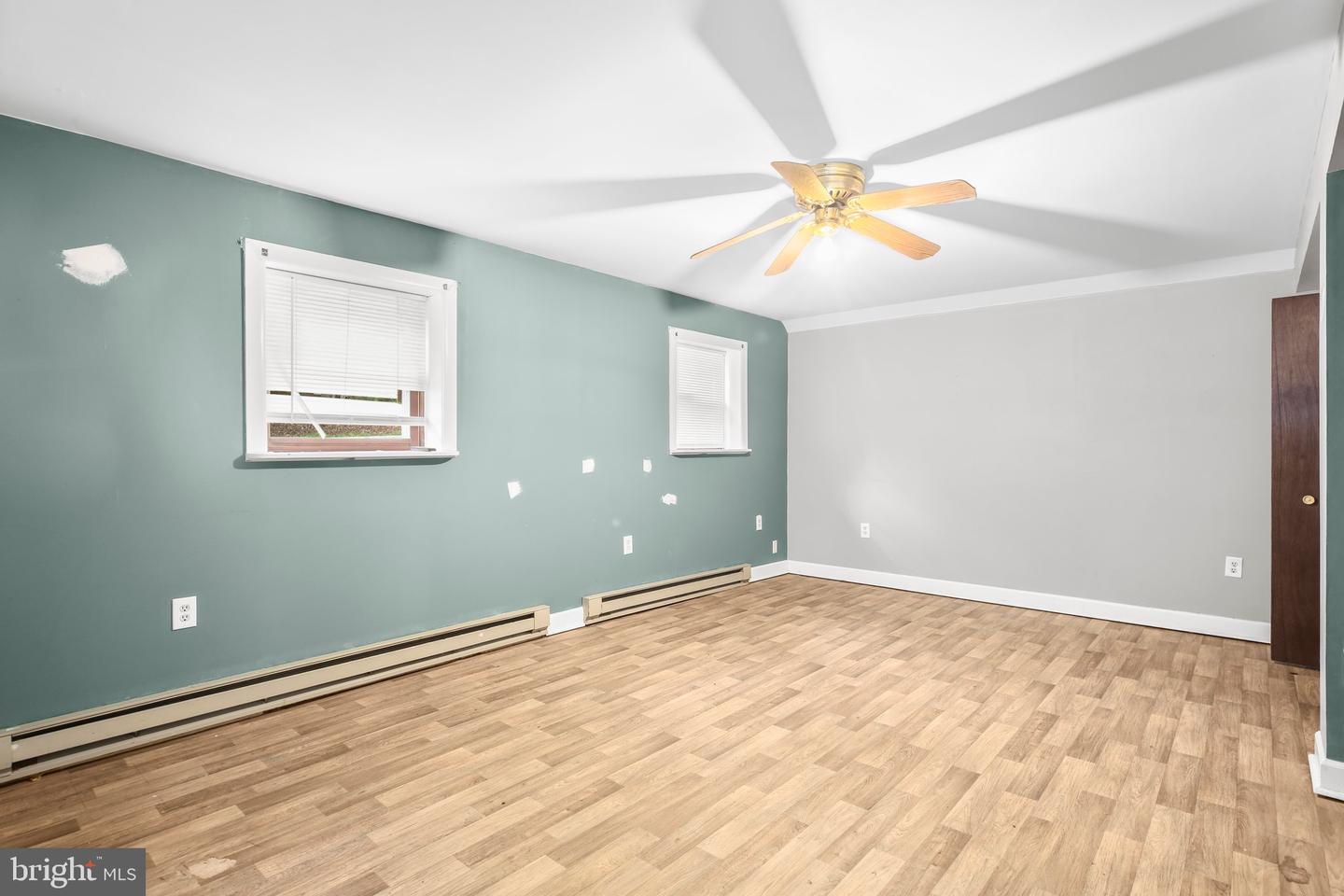 221 HAMPTON DR, SPOTSYLVANIA, Virginia 22551, 3 Bedrooms Bedrooms, ,3 BathroomsBathrooms,Residential,For sale,221 HAMPTON DR,VASP2031332 MLS # VASP2031332