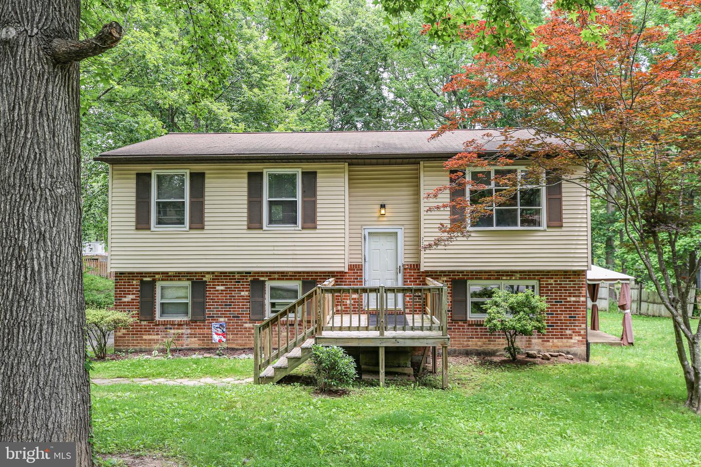 221 HAMPTON DR, SPOTSYLVANIA, Virginia 22551, 3 Bedrooms Bedrooms, ,3 BathroomsBathrooms,Residential,For sale,221 HAMPTON DR,VASP2031332 MLS # VASP2031332