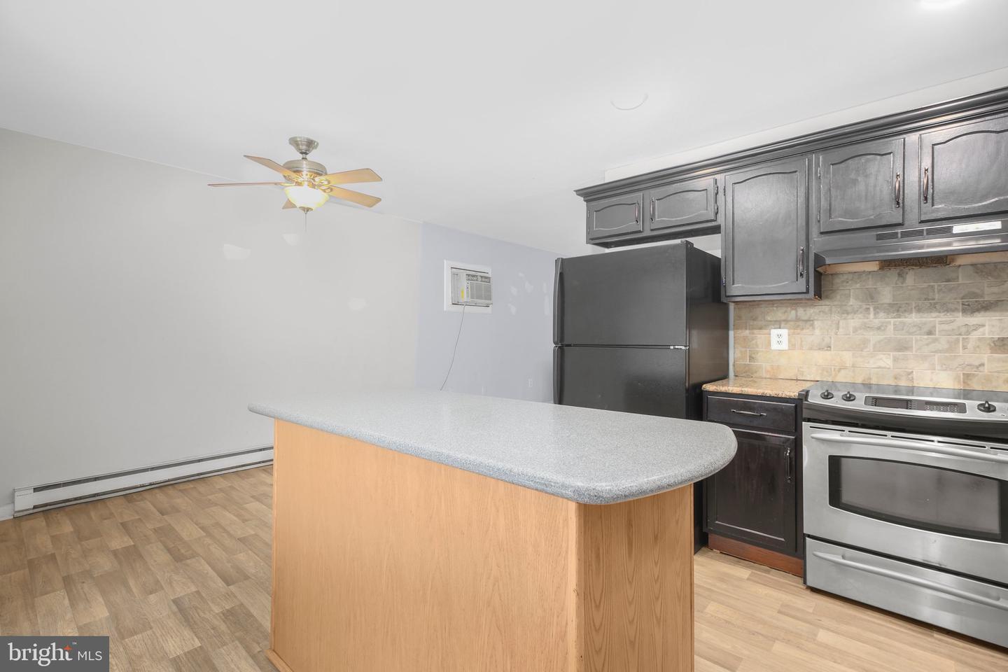 221 HAMPTON DR, SPOTSYLVANIA, Virginia 22551, 3 Bedrooms Bedrooms, ,3 BathroomsBathrooms,Residential,For sale,221 HAMPTON DR,VASP2031332 MLS # VASP2031332