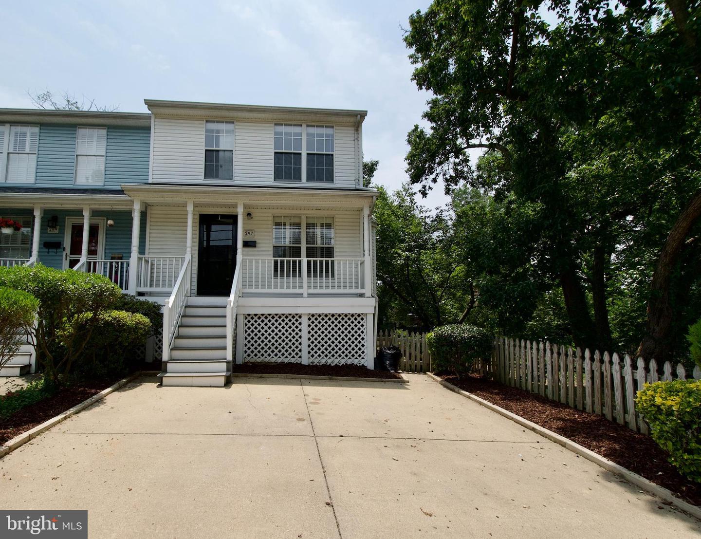 297 E RAYMOND AVE E, ALEXANDRIA, Virginia 22301, 3 Bedrooms Bedrooms, ,3 BathroomsBathrooms,Residential,For sale,297 E RAYMOND AVE E,VAAX2042842 MLS # VAAX2042842