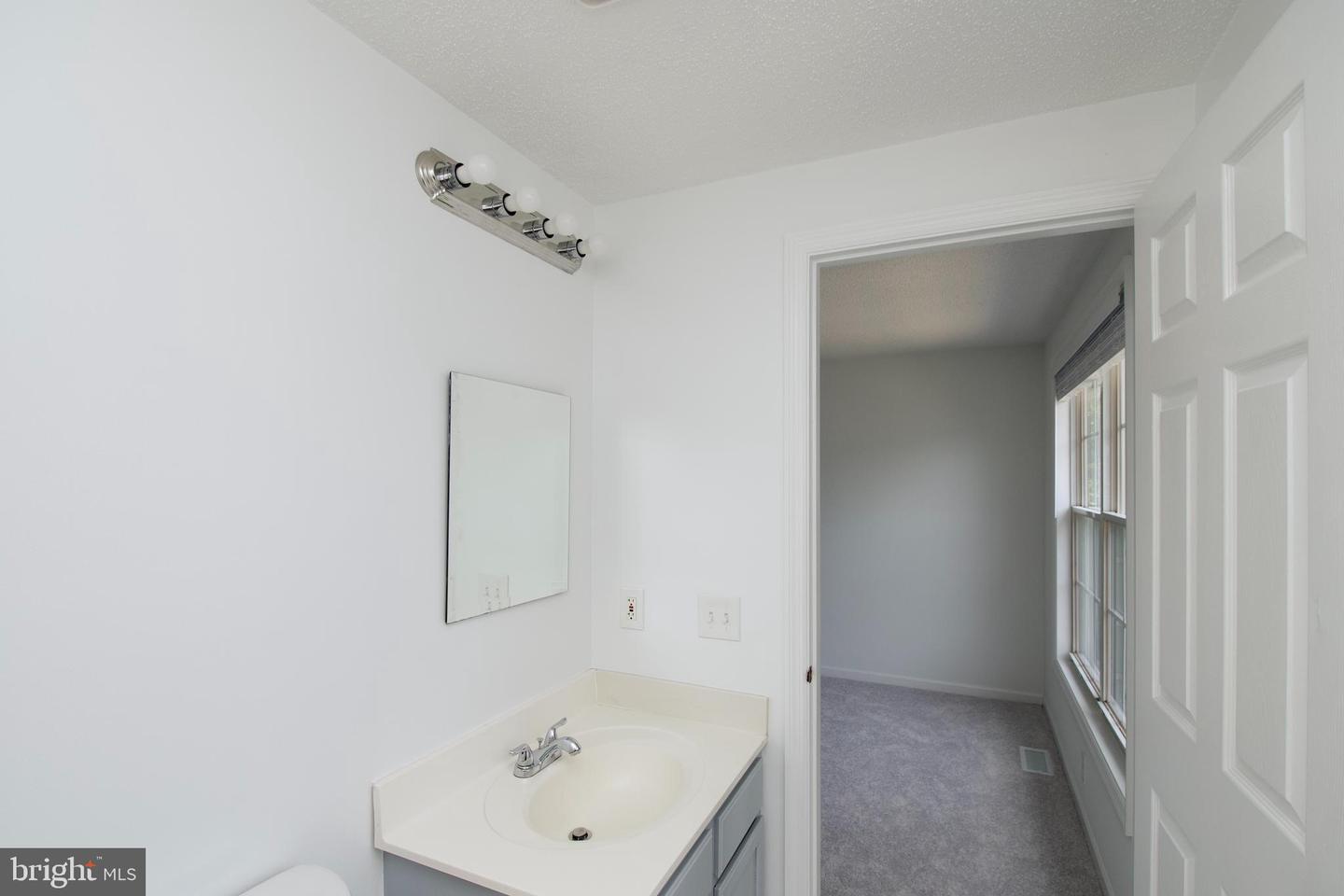 297 E RAYMOND AVE E, ALEXANDRIA, Virginia 22301, 3 Bedrooms Bedrooms, ,3 BathroomsBathrooms,Residential,For sale,297 E RAYMOND AVE E,VAAX2042842 MLS # VAAX2042842