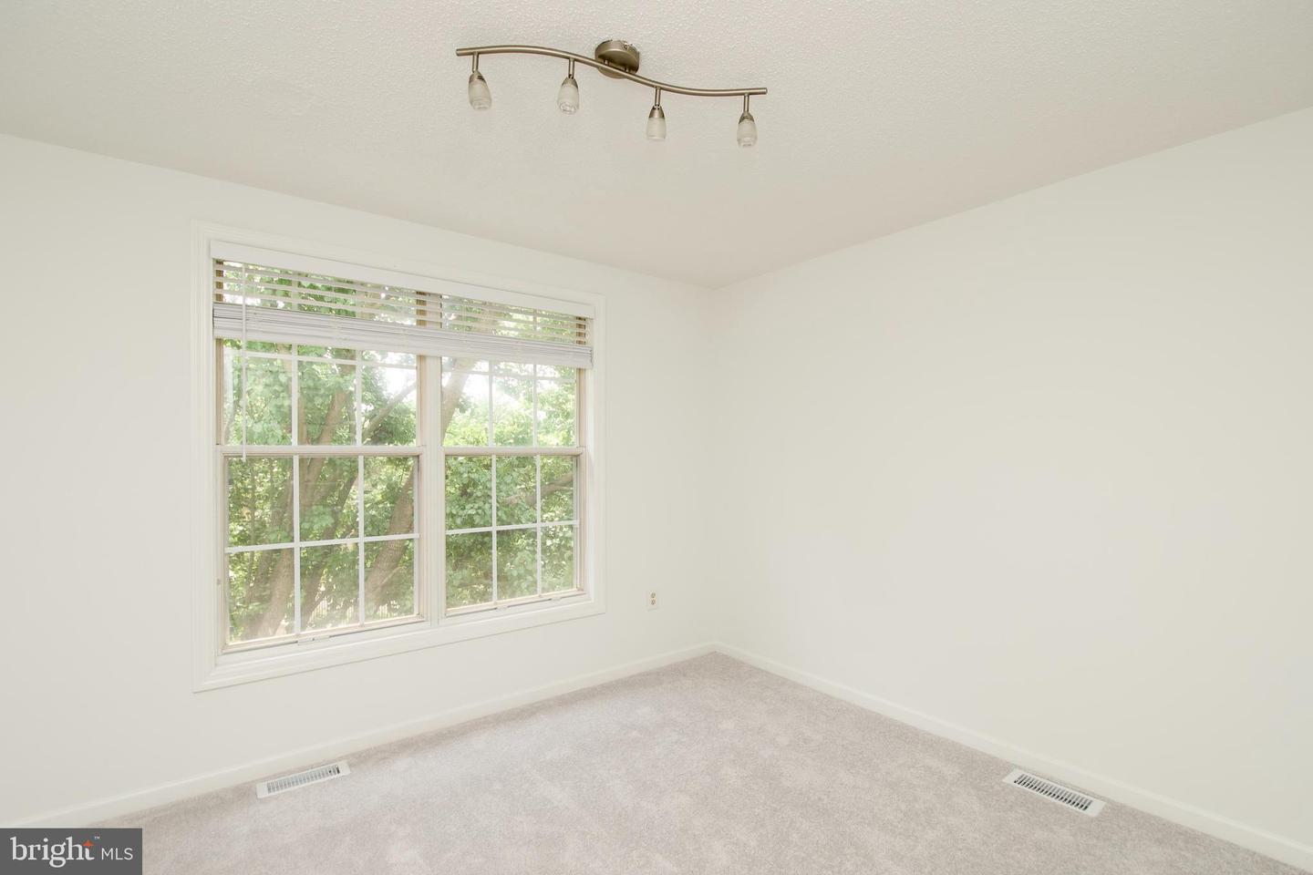 297 E RAYMOND AVE E, ALEXANDRIA, Virginia 22301, 3 Bedrooms Bedrooms, ,3 BathroomsBathrooms,Residential,For sale,297 E RAYMOND AVE E,VAAX2042842 MLS # VAAX2042842