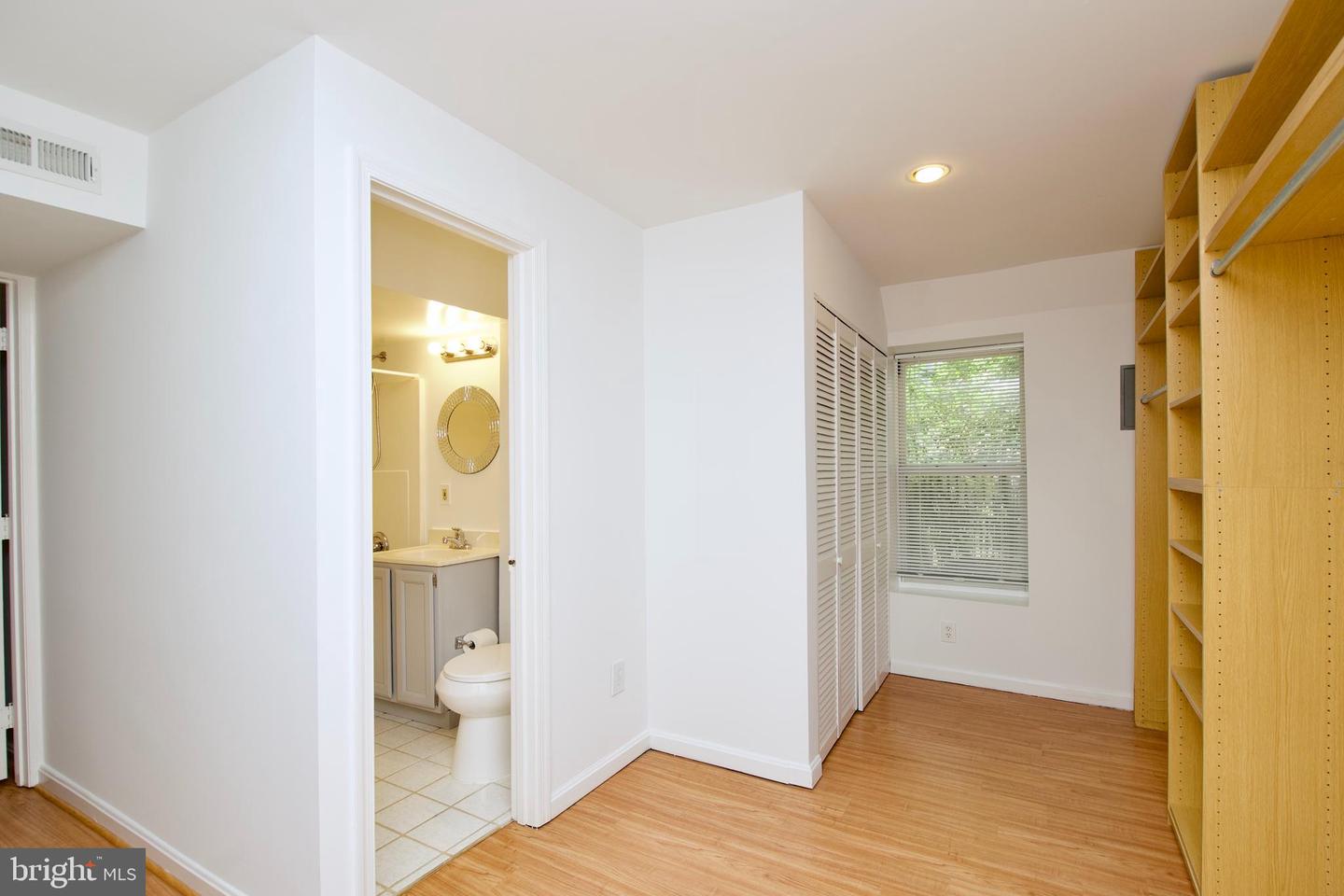 297 E RAYMOND AVE E, ALEXANDRIA, Virginia 22301, 3 Bedrooms Bedrooms, ,3 BathroomsBathrooms,Residential,For sale,297 E RAYMOND AVE E,VAAX2042842 MLS # VAAX2042842