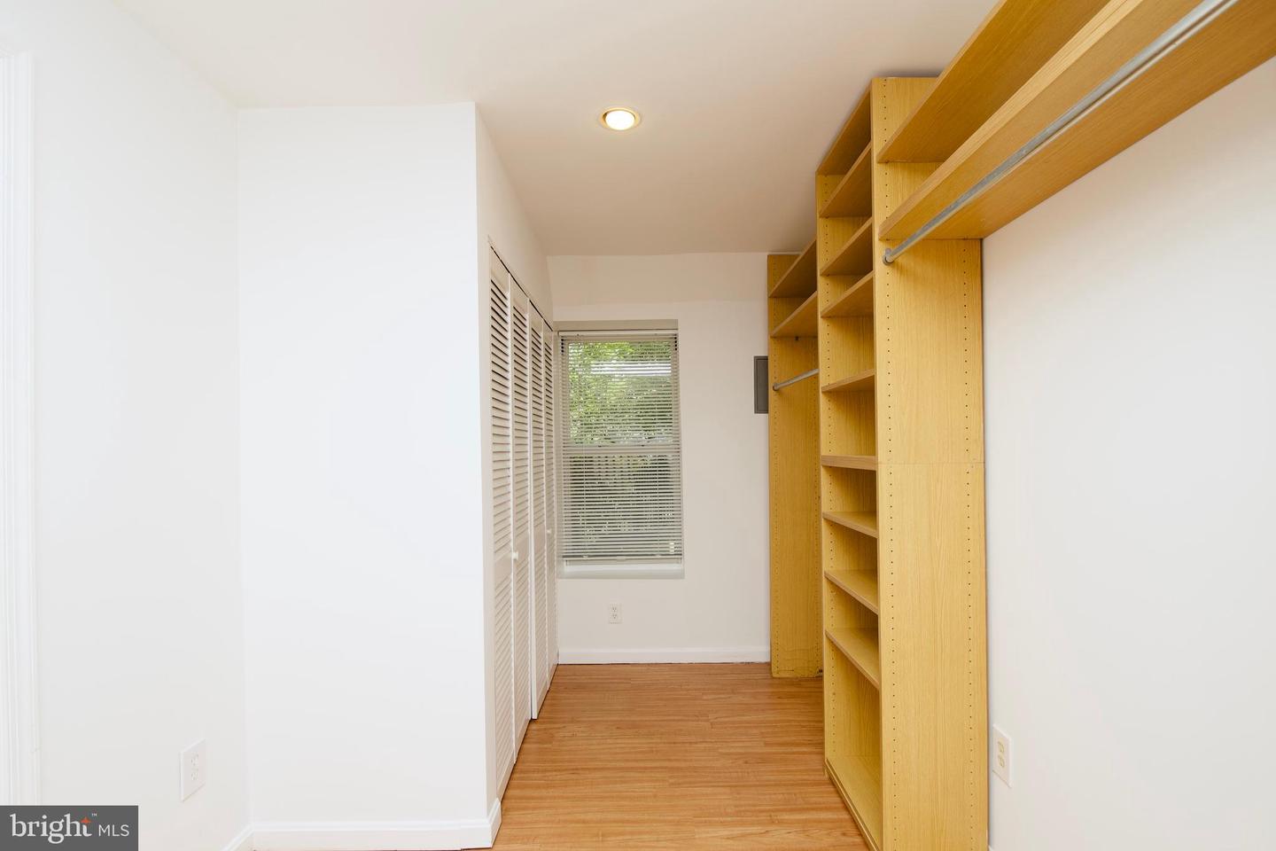 297 E RAYMOND AVE E, ALEXANDRIA, Virginia 22301, 3 Bedrooms Bedrooms, ,3 BathroomsBathrooms,Residential,For sale,297 E RAYMOND AVE E,VAAX2042842 MLS # VAAX2042842