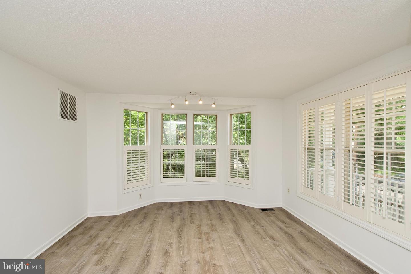 297 E RAYMOND AVE E, ALEXANDRIA, Virginia 22301, 3 Bedrooms Bedrooms, ,3 BathroomsBathrooms,Residential,For sale,297 E RAYMOND AVE E,VAAX2042842 MLS # VAAX2042842