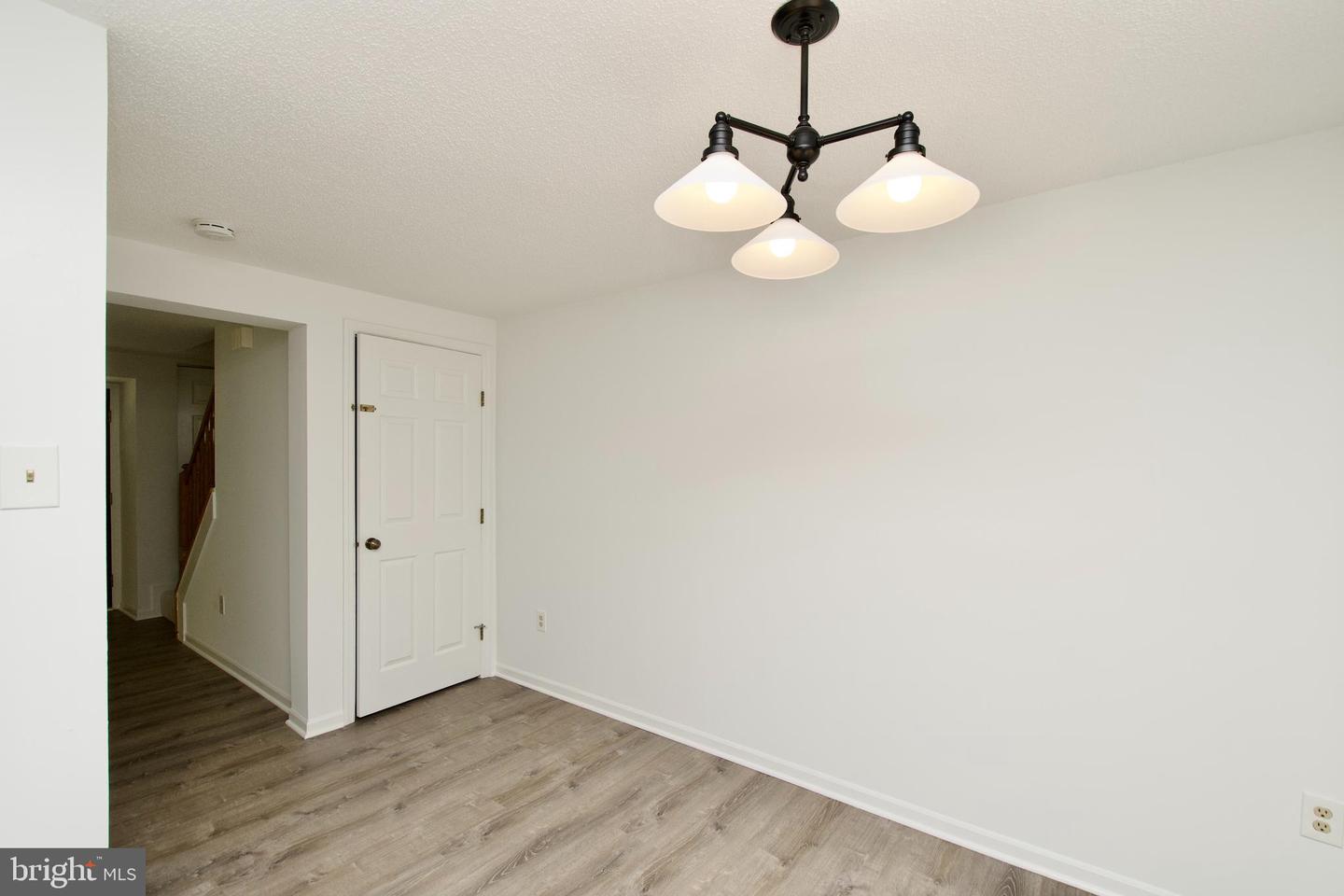 297 E RAYMOND AVE E, ALEXANDRIA, Virginia 22301, 3 Bedrooms Bedrooms, ,3 BathroomsBathrooms,Residential,For sale,297 E RAYMOND AVE E,VAAX2042842 MLS # VAAX2042842
