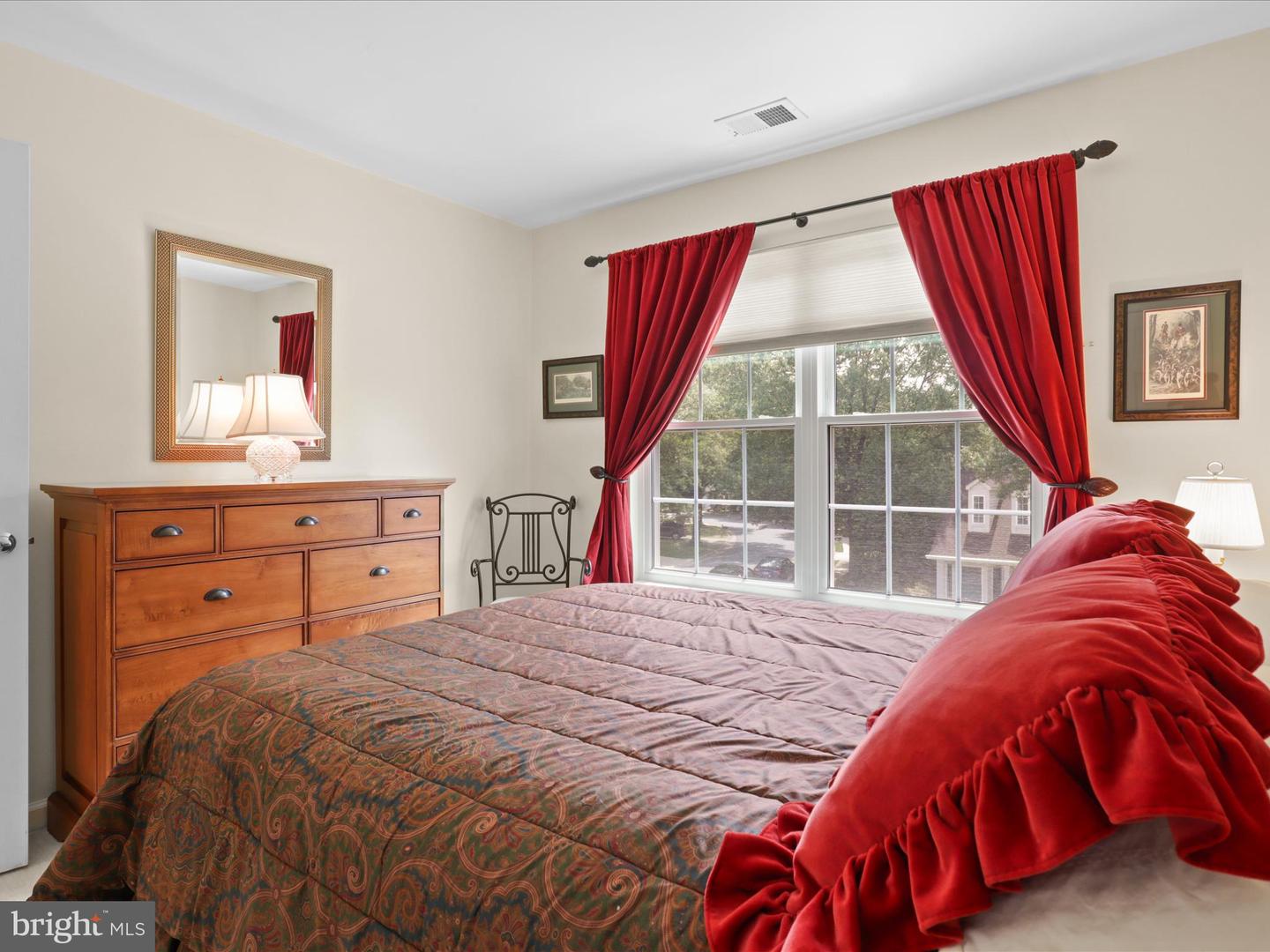 5422 CASTLE BAR LN, ALEXANDRIA, Virginia 22315, 5 Bedrooms Bedrooms, ,3 BathroomsBathrooms,Residential,For sale,5422 CASTLE BAR LN,VAFX2229682 MLS # VAFX2229682