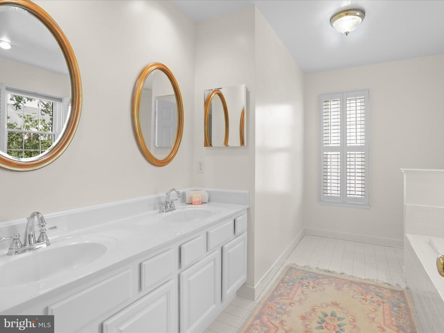 5422 CASTLE BAR LN, ALEXANDRIA, Virginia 22315, 5 Bedrooms Bedrooms, ,3 BathroomsBathrooms,Residential,For sale,5422 CASTLE BAR LN,VAFX2229682 MLS # VAFX2229682