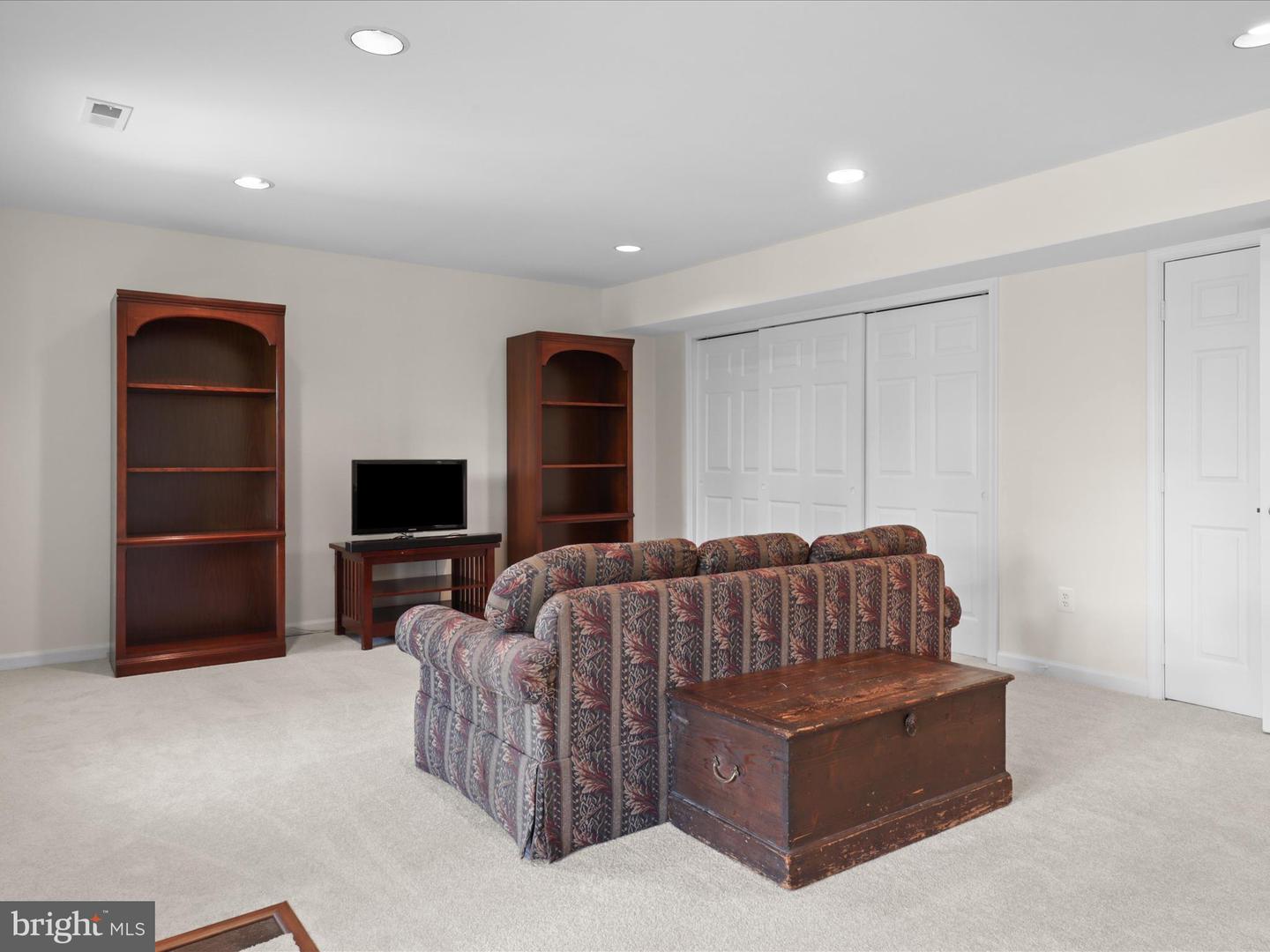 5422 CASTLE BAR LN, ALEXANDRIA, Virginia 22315, 5 Bedrooms Bedrooms, ,3 BathroomsBathrooms,Residential,For sale,5422 CASTLE BAR LN,VAFX2229682 MLS # VAFX2229682