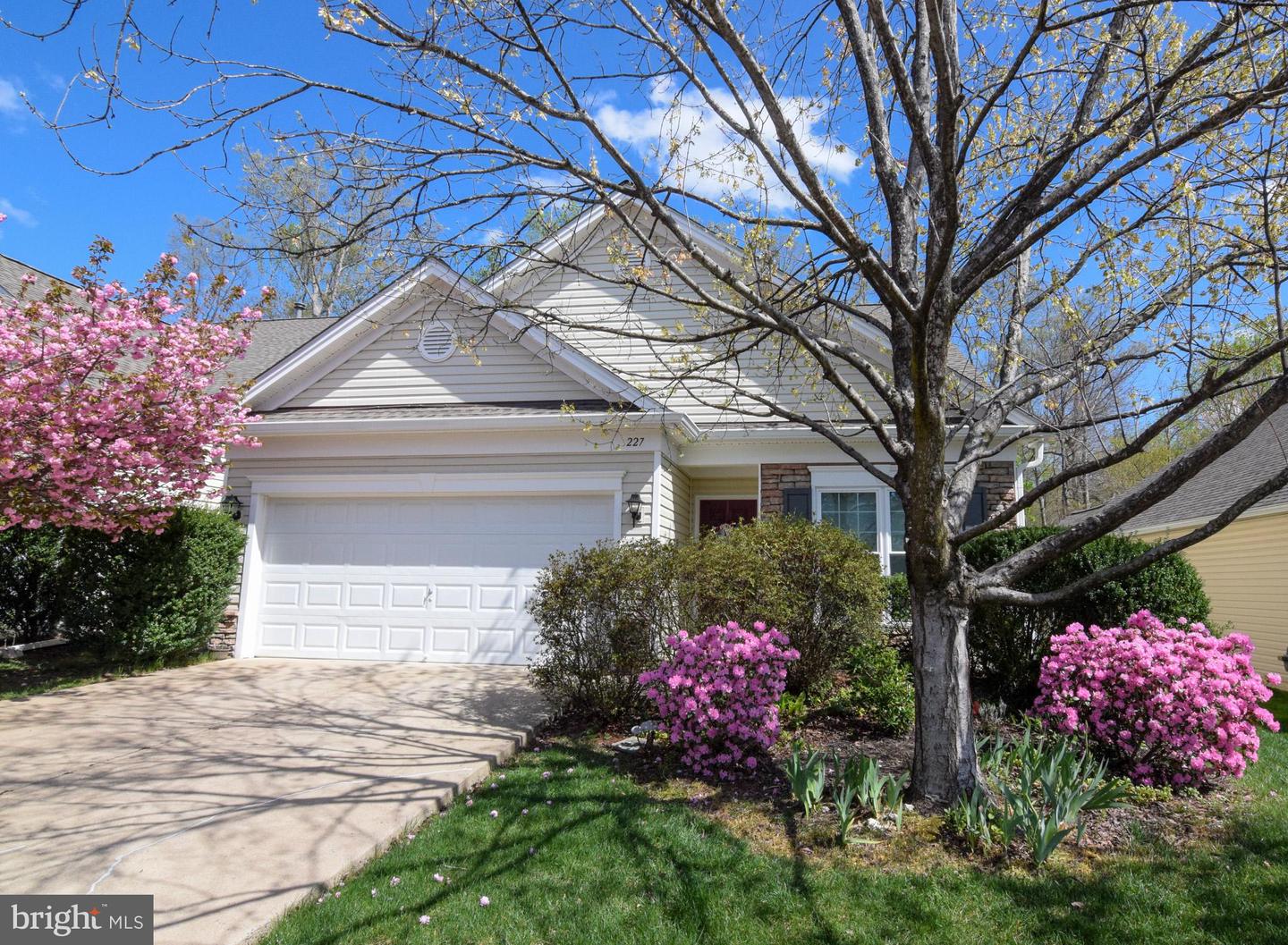 227 SMITHFIELD WAY, FREDERICKSBURG, Virginia 22406, 3 Bedrooms Bedrooms, ,3 BathroomsBathrooms,Residential,For sale,227 SMITHFIELD WAY,VAST2037306 MLS # VAST2037306