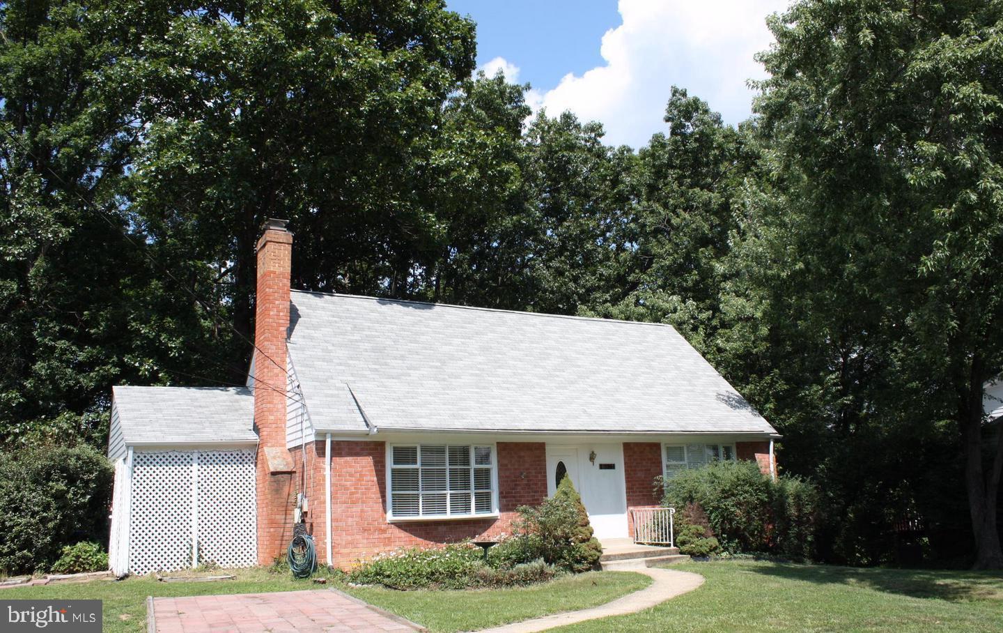 6901 ROLLING RD, SPRINGFIELD, Virginia 22152, 5 Bedrooms Bedrooms, ,2 BathroomsBathrooms,Residential,For sale,6901 ROLLING RD,VAFX2233028 MLS # VAFX2233028