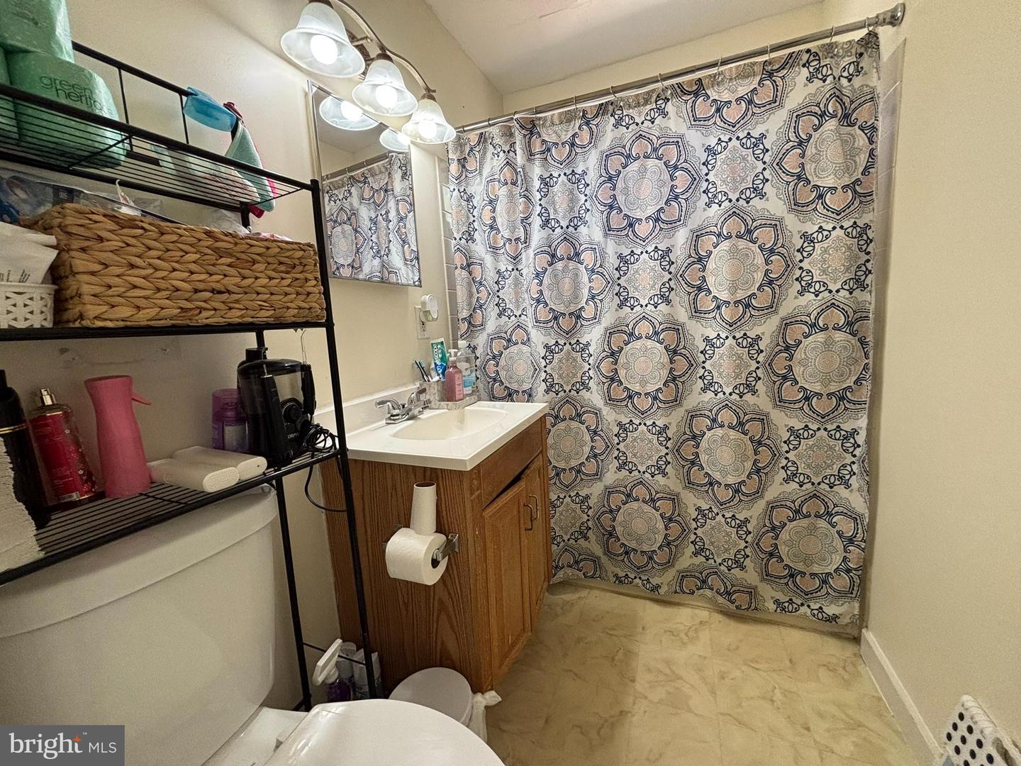 6901 ROLLING RD, SPRINGFIELD, Virginia 22152, 5 Bedrooms Bedrooms, ,2 BathroomsBathrooms,Residential,For sale,6901 ROLLING RD,VAFX2233028 MLS # VAFX2233028