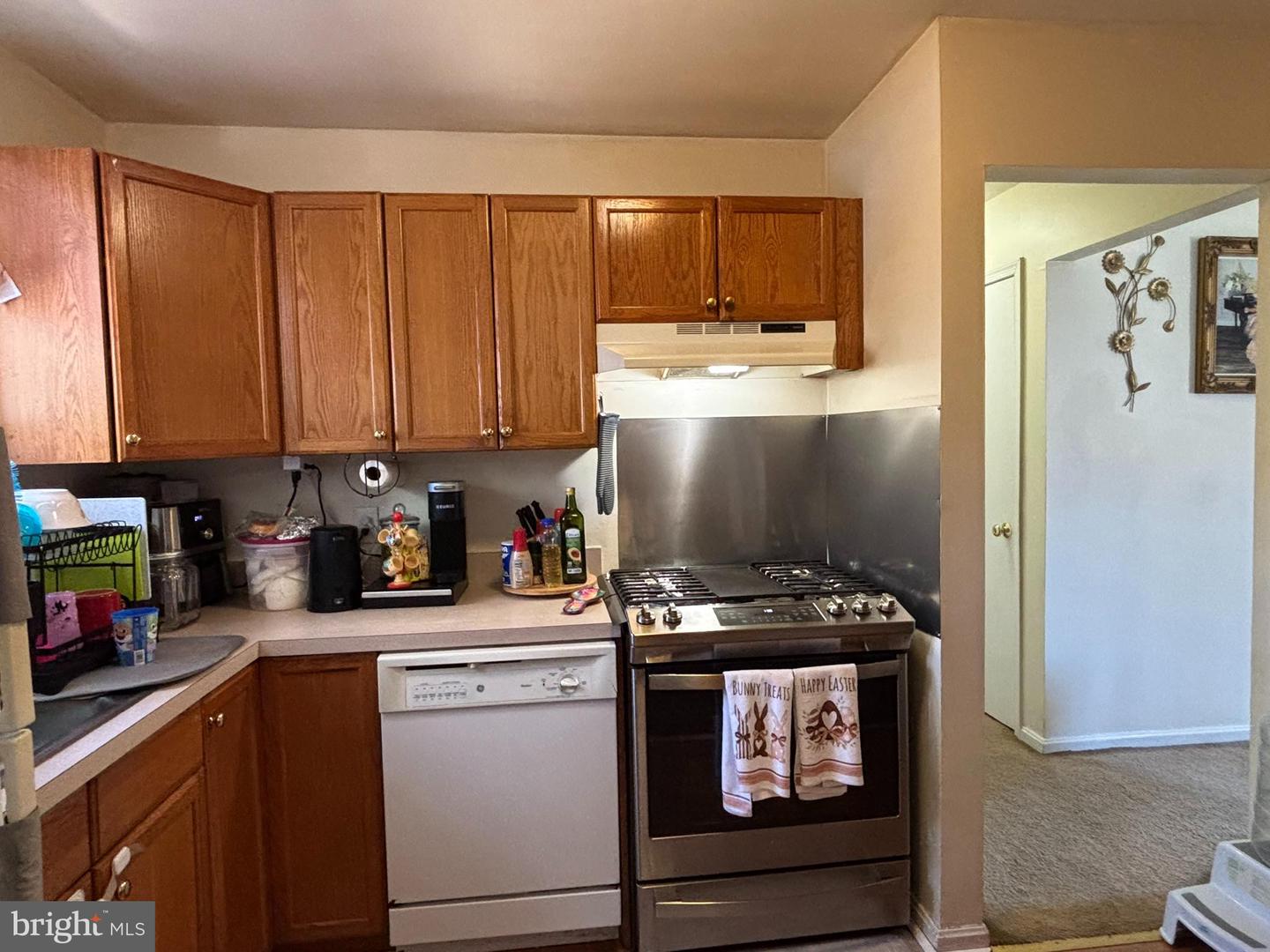 6901 ROLLING RD, SPRINGFIELD, Virginia 22152, 5 Bedrooms Bedrooms, ,2 BathroomsBathrooms,Residential,For sale,6901 ROLLING RD,VAFX2233028 MLS # VAFX2233028