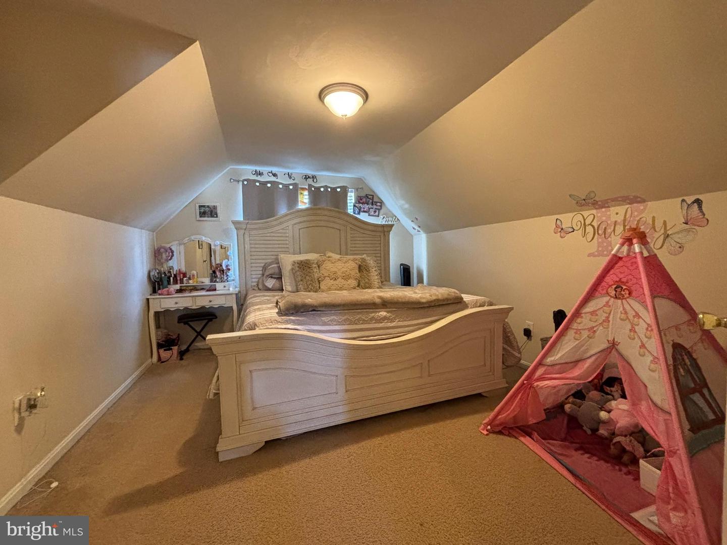 6901 ROLLING RD, SPRINGFIELD, Virginia 22152, 5 Bedrooms Bedrooms, ,2 BathroomsBathrooms,Residential,For sale,6901 ROLLING RD,VAFX2233028 MLS # VAFX2233028