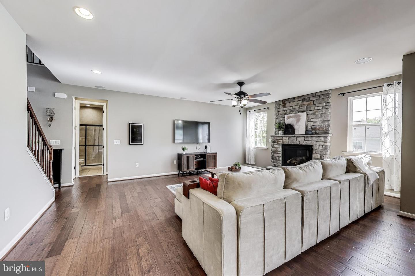 5701 WINK WAY, WOODBRIDGE, Virginia 22193, 6 Bedrooms Bedrooms, ,4 BathroomsBathrooms,Residential,For sale,5701 WINK WAY,VAPW2092752 MLS # VAPW2092752