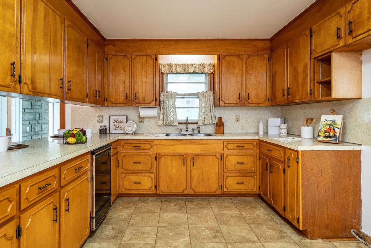 4490 NORTH VALLEY PIKE, ROCKINGHAM, Virginia 22802, 4 Bedrooms Bedrooms, ,3 BathroomsBathrooms,Residential,4490 NORTH VALLEY PIKE,665840 MLS # 665840