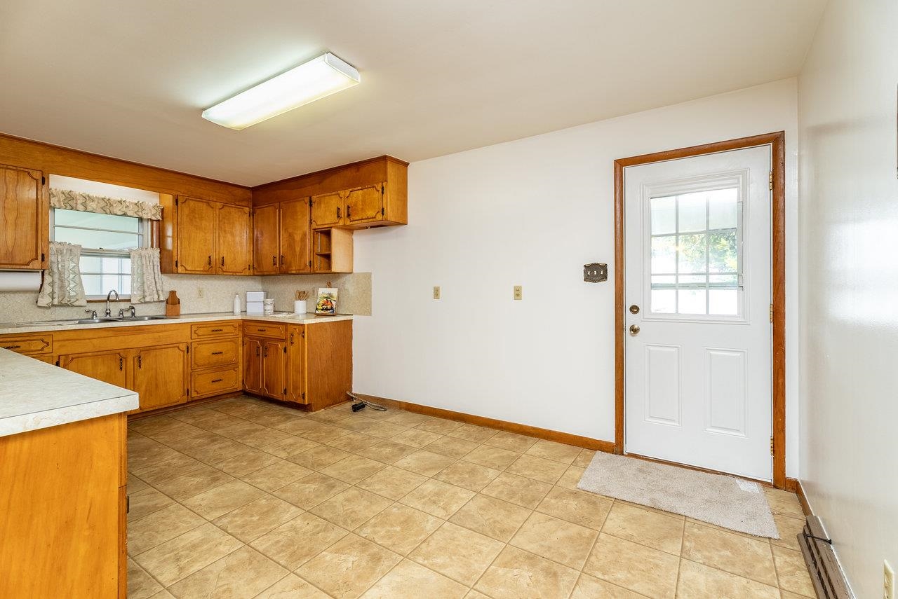 4490 NORTH VALLEY PIKE, ROCKINGHAM, Virginia 22802, 4 Bedrooms Bedrooms, ,3 BathroomsBathrooms,Residential,4490 NORTH VALLEY PIKE,665840 MLS # 665840